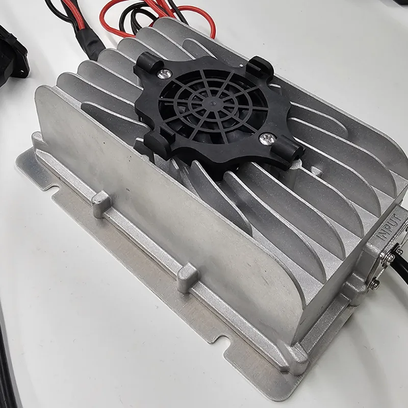 600W vysokovýkonný golfový vozík Exkluzívna rýchlonabíjačka